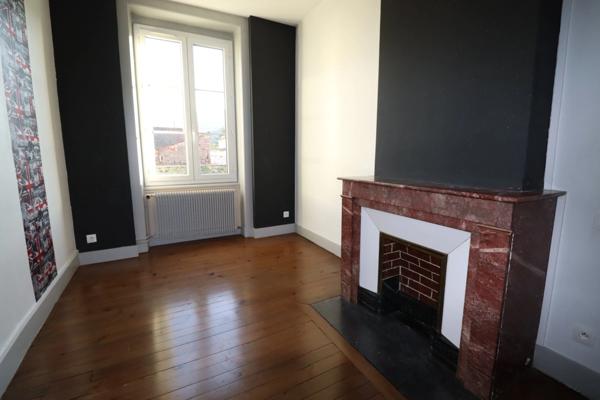 Appartement T3 de caractère avec garage au cœur du Chambon-Feugerolles