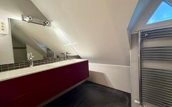 Maison à louer    8 pièces • 167,74 m2 Vert-Saint-Denis