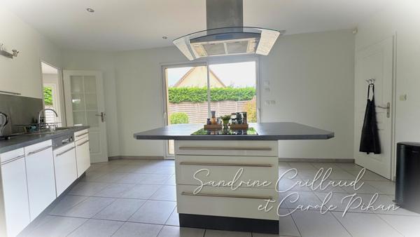 PRESTIGE - Secteur ANET - Maison contemporaine de standing - 7 chambres - Séjour triple - Garage double - Belles prestations - terrain 1700m² - Prix 495000 Euros HAI