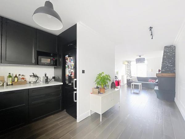 T4 BAIGNE DE LUMIERE BALCON CAVE PARKING