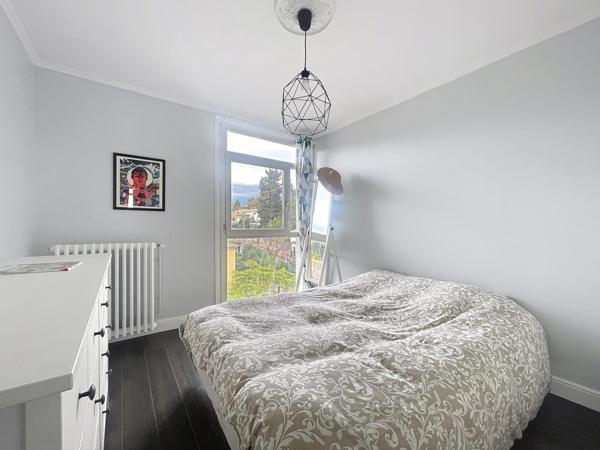 T4 BAIGNE DE LUMIERE BALCON CAVE PARKING