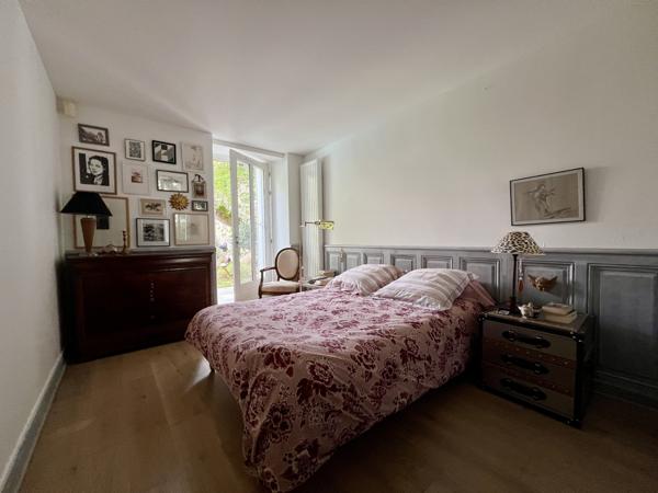 POITIERS, Blossac, appartement d'exception avec jardin, piscine et place de parking