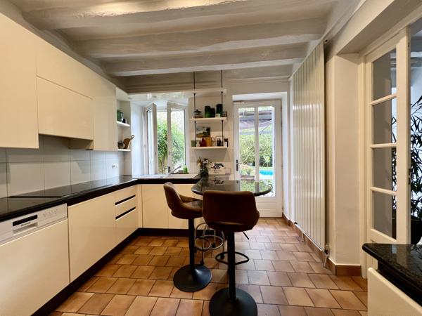 POITIERS, Blossac, appartement d'exception avec jardin, piscine et place de parking