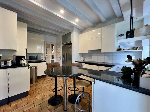 POITIERS, Blossac, appartement d'exception avec jardin, piscine et place de parking