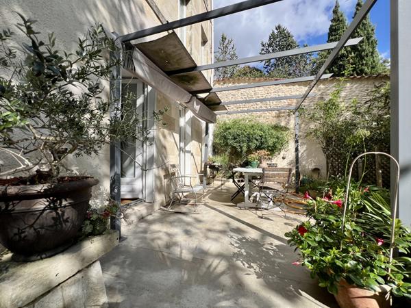 POITIERS, Blossac, appartement d'exception avec jardin, piscine et place de parking