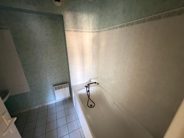 APPARTEMENT T3 RESIDENTIEL - CAVE - PARKING PRIVÉ