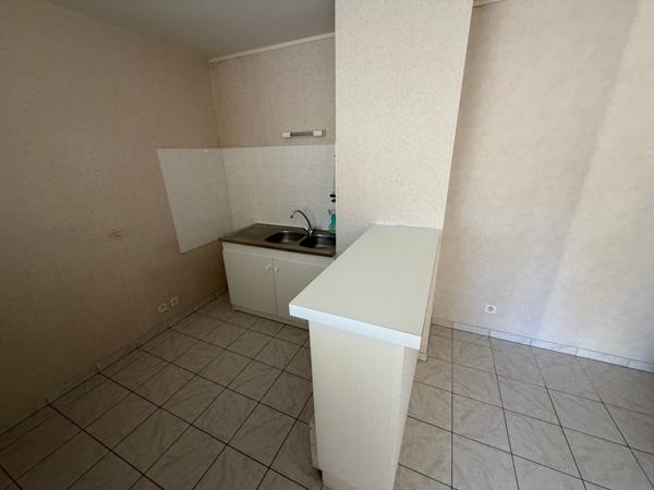 APPARTEMENT T3 RESIDENTIEL - CAVE - PARKING PRIVÉ