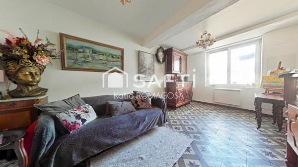 Maison de village - Centre de Saint Cyprien.