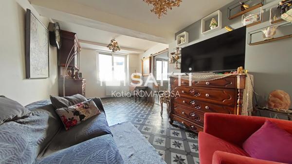 Maison de village - Centre de Saint Cyprien.