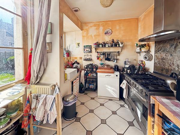 Maison sur 3 niveaux dans le centre-ville d'ETAMPES