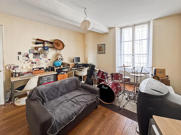 Maison sur 3 niveaux dans le centre-ville d'ETAMPES