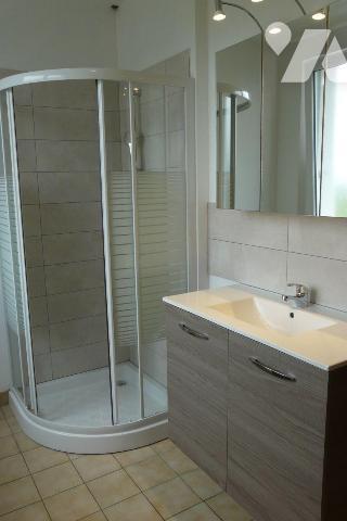  Immeuble divisé en deux logements:
Un logement comprenant au rez-de-chaussée : une entrée, un...