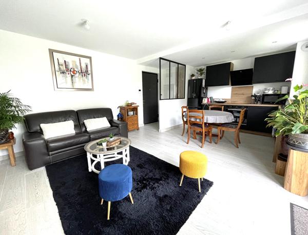 TOURS STE RADEGONDE, APPARTEMENT TYPE 3 + JARDIN+ GARAGE DOUBLE