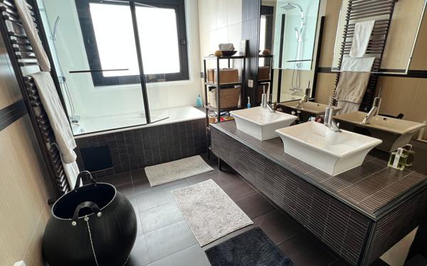 Maison à vendre    5 pièces • 186 m2 Le Perreux-sur-Marne