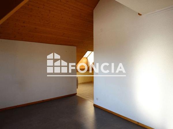 Location Appartement 4 pièces 73.3 m² - 220 AVENUE DE LA LIBERATION La Roche Sur Foron 74800