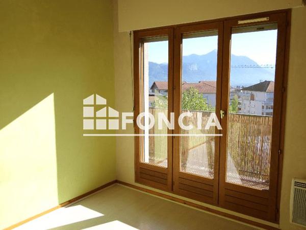 Location Appartement 4 pièces 73.3 m² - 220 AVENUE DE LA LIBERATION La Roche Sur Foron 74800