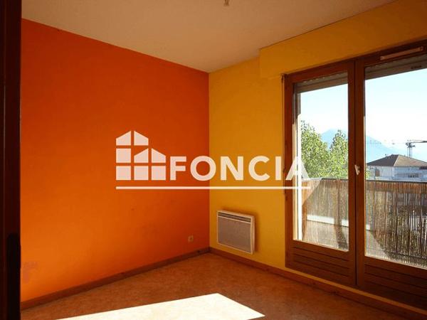 Location Appartement 4 pièces 73.3 m² - 220 AVENUE DE LA LIBERATION La Roche Sur Foron 74800