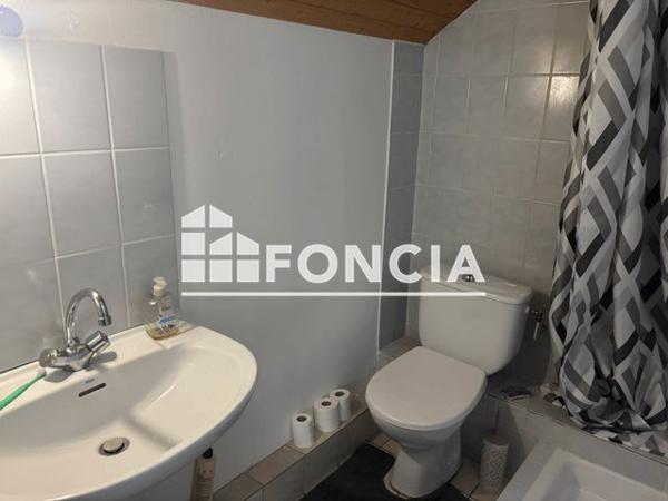 Location Appartement 4 pièces 73.3 m² - 220 AVENUE DE LA LIBERATION La Roche Sur Foron 74800