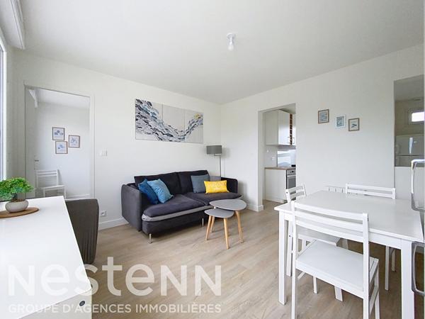 La mer et les sentiers à quelques pas : Appartement meublé T3 à Kerfany-Plage