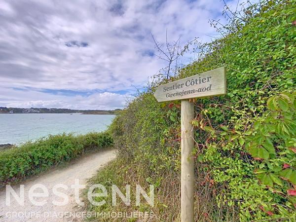La mer et les sentiers à quelques pas : Appartement meublé T3 à Kerfany-Plage