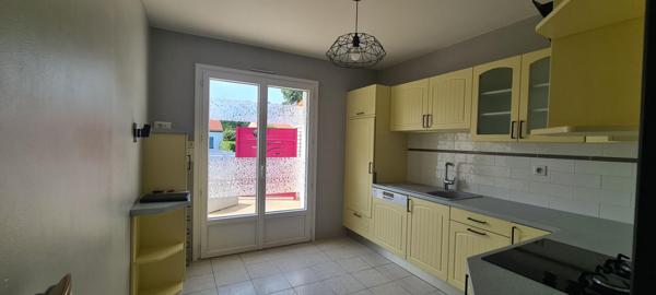 Maison Clisson 4 pièces 78.39 M² . 2 Chs . T 307 M² . Garage . Terrasse