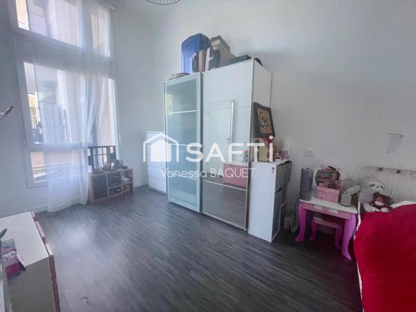 Appartement récent 2 pièces de 43 m2, rez-de-jardin, proche centre ville