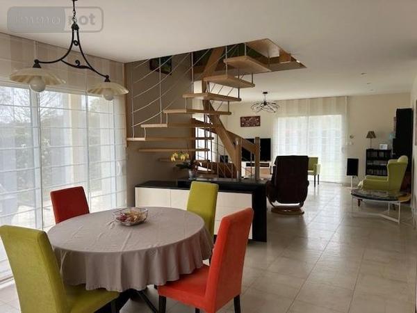 Maison à vendre à Trélivan dans les Côtes-d'Armor (22100), ref : 038/258