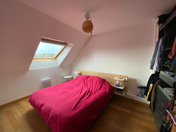 A vendre à Vannes APPARTEMENT DERNIER ETAGE - 2 CHAMBRES + BUREAU et PLACE DE PARKING