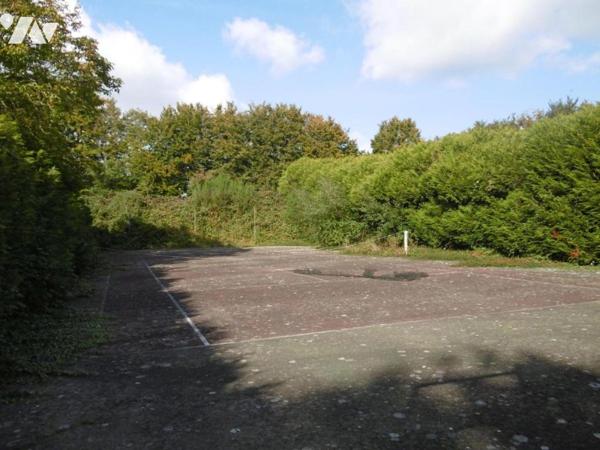 UNE JOLIE MAISON EN PIERRES ET COLOMBAGES, à rénover avec 1ha50a de TERRAIN