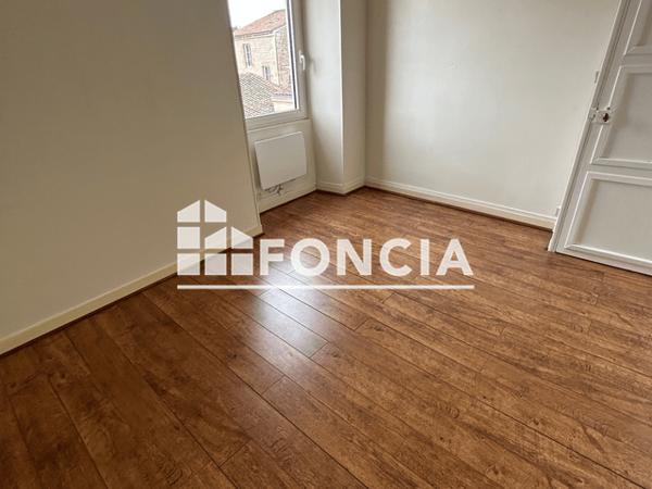 Location Appartement 3 pièces 87 m² - 54 TER AVENUE DE PARIS Niort 79000