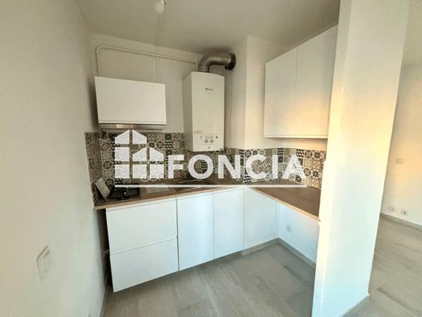 Location Appartement 2 pièces 42 m² - 293 RUE HENRI POINCARE Toulon 83000