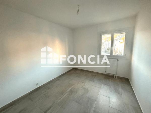 Location Appartement 2 pièces 42 m² - 293 RUE HENRI POINCARE Toulon 83000