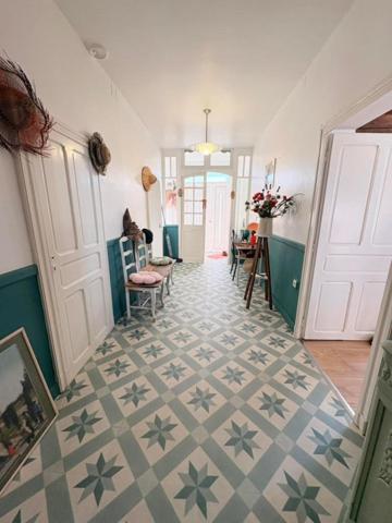 Maison familiale, vue dominante exceptionnelle, studio (fort potentiel locatif), 4000 m2