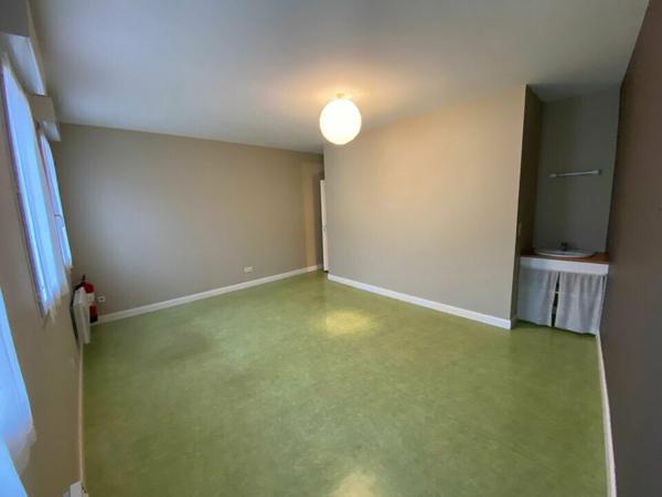 BUREAUX 22M² ENVIRONNEMENT MEDICAL ET PARAMEDICAL A LOUER