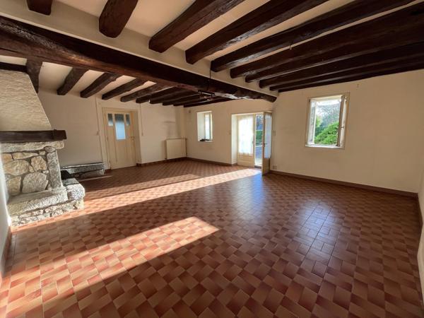 Bâtisse en pierre de 220 m² avec jardin - CLISSON