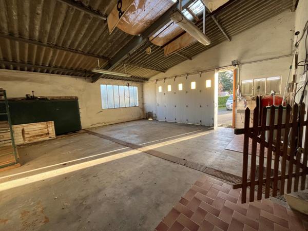 Bâtisse en pierre de 220 m² avec jardin - CLISSON