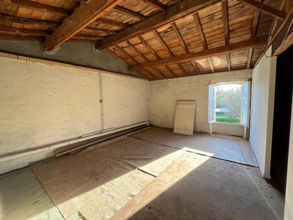 Bâtisse en pierre de 220 m² avec jardin - CLISSON