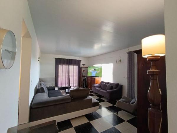 VILLA F6 DE PRESTIGE DE 153 M² AVEC PISCINE A FORT DE FRANCE