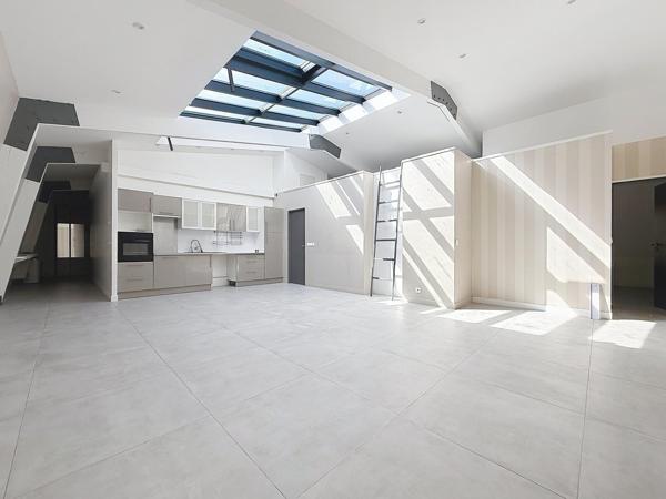 Esprit loft, central, volume, tout confort !