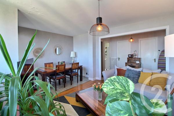 Appartement T3 à vendre  3 pièces - 68,50 m 2   EVIAN LES BAINS  - 74