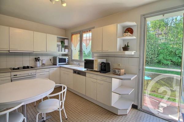 Appartement T3 à vendre  3 pièces - 68,50 m 2   EVIAN LES BAINS  - 74