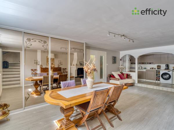 Maison
         9 pièces
        - 205 m² Exclusivité 439 000 € *