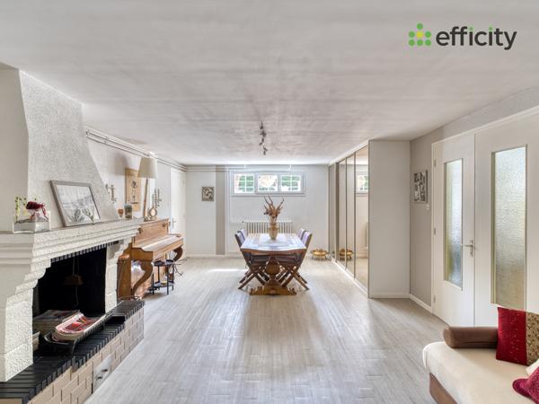 Maison
         9 pièces
        - 205 m² Exclusivité 439 000 € *