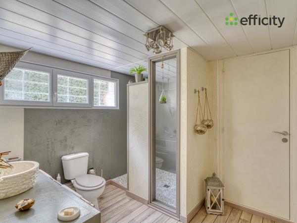 Maison
         9 pièces
        - 205 m² Exclusivité 439 000 € *