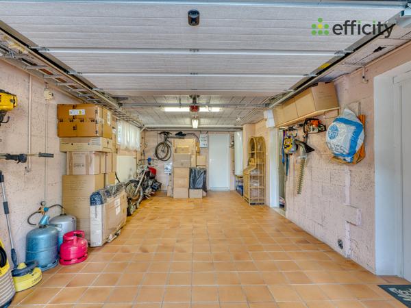 Maison
         9 pièces
        - 205 m² Exclusivité 439 000 € *