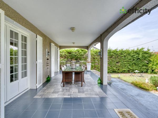Maison
         9 pièces
        - 205 m² Exclusivité 439 000 € *