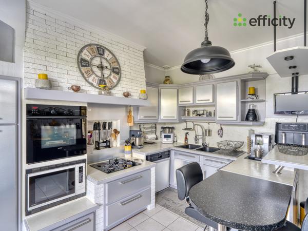 Maison
         9 pièces
        - 205 m² Exclusivité 439 000 € *