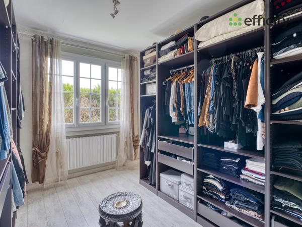 Maison
         9 pièces
        - 205 m² Exclusivité 439 000 € *