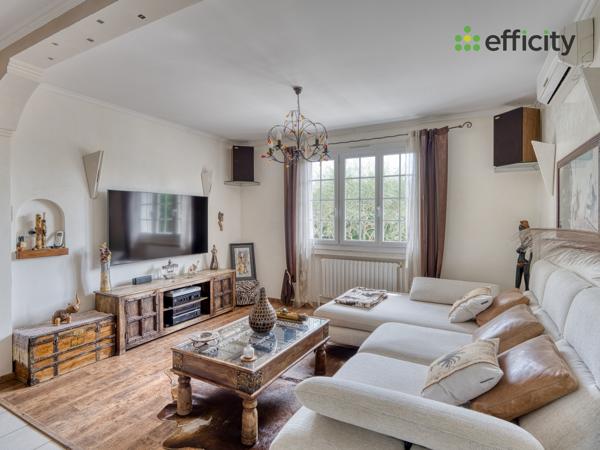 Maison
         9 pièces
        - 205 m² Exclusivité 439 000 € *