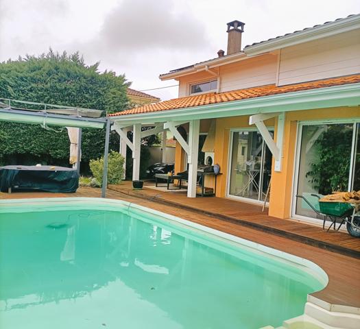 ELEGANTE MAISON CONTEMPORAINE